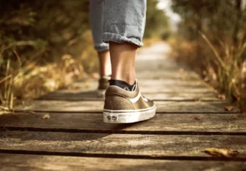 Add 11 Years to Your Life with a Simple Daily Walk, Country, Healthy Living + Travel